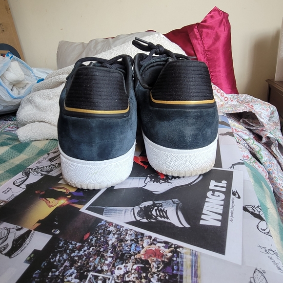 Adidas Tyshawn Jones low - Picture 4 of 7